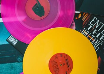 erik-mclean-QzpgqElvSiA-unsplash